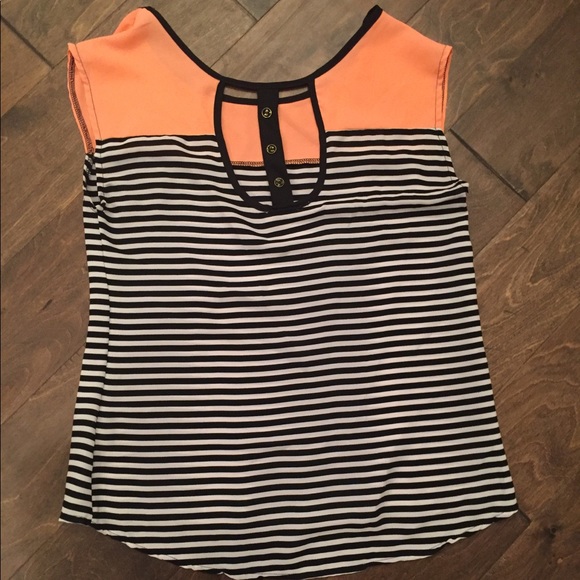 Black and white striped blouse - Picture 2 of 4